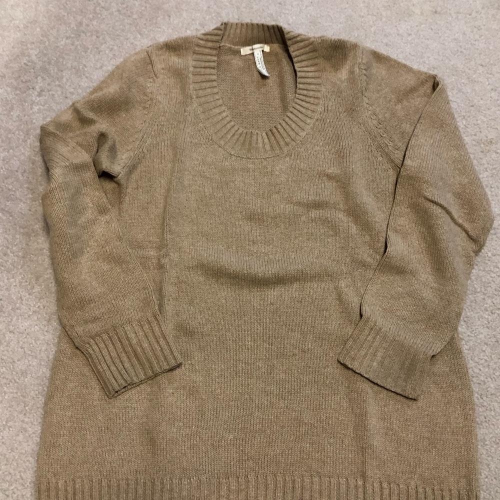 EUC Old Navy Maternity Sweater Size L